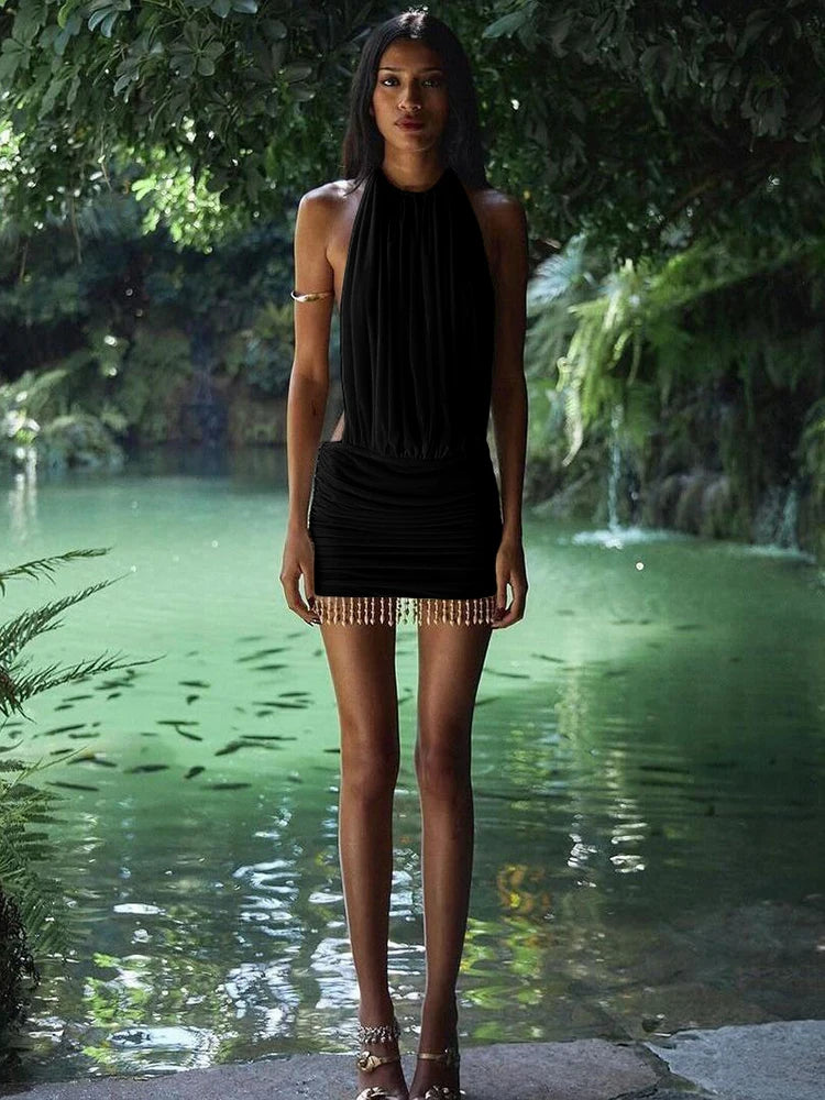 Vestido mini halter con espalda descubierta